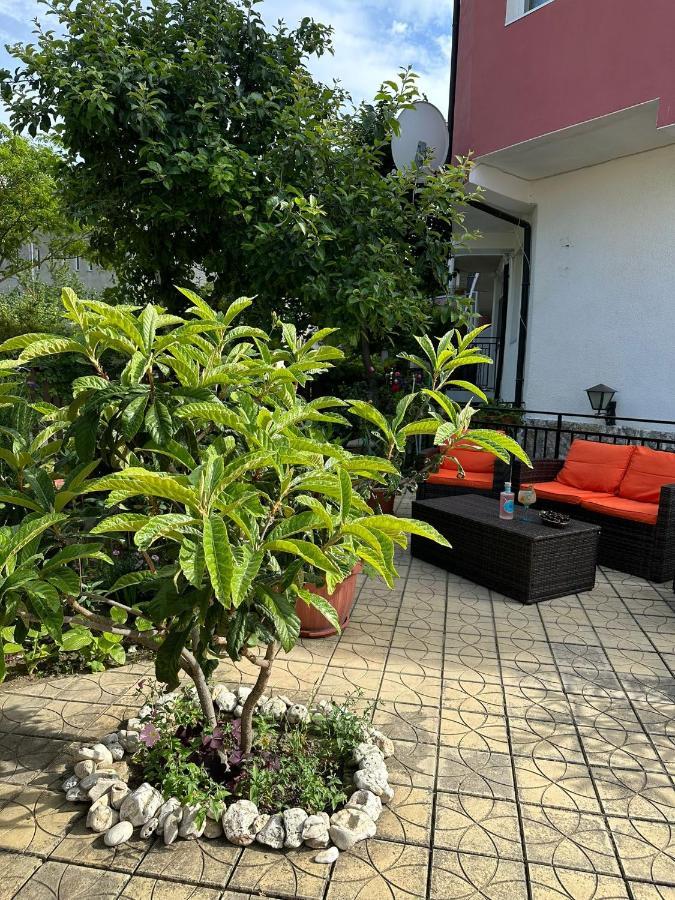 Amirov Garden - Free Parking & Free Beach Area Kranewo Exterior foto
